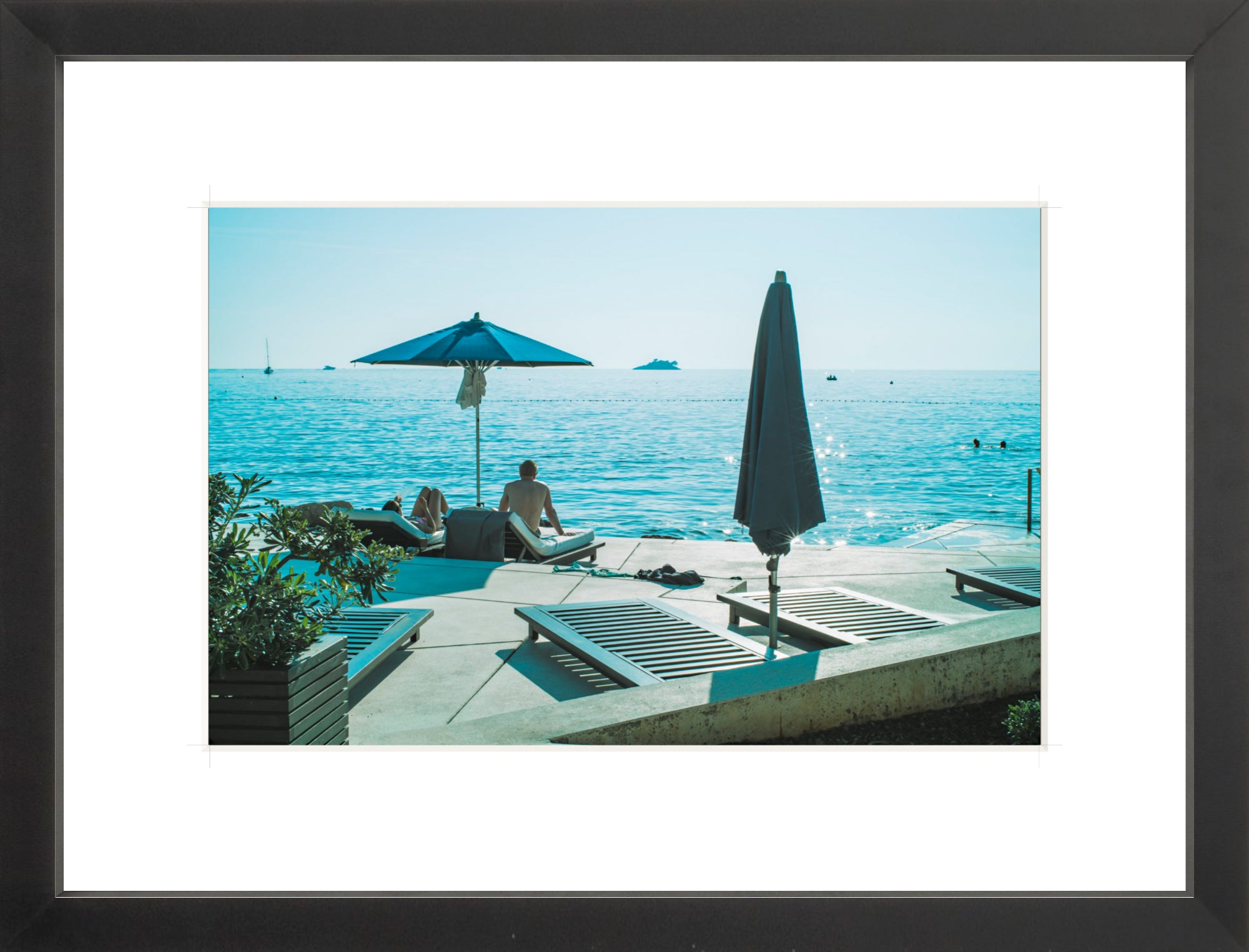 #Framed Print_12x8"_Black
